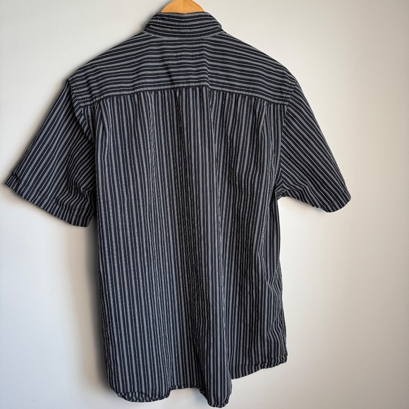 Old Navy Men's Striped Short Sleeve Casual Dress Shirt Black X-Large Preppy ON - Picture 6 of 13